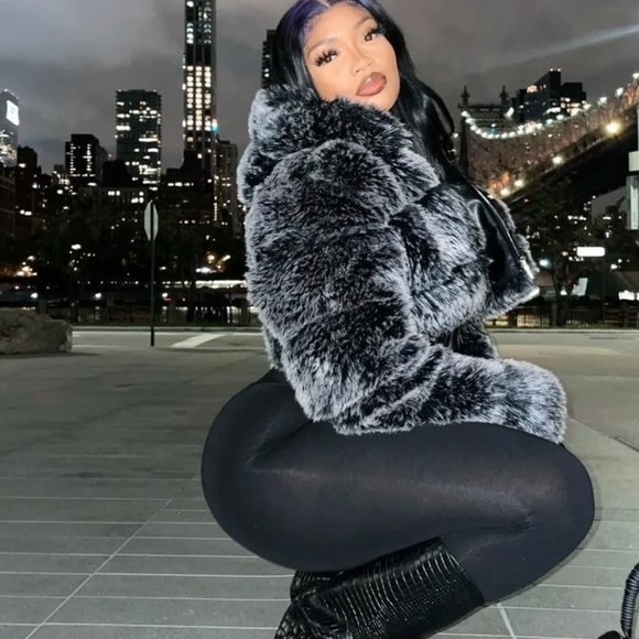 Cropped Fur Jacket - Picture 3 of 7